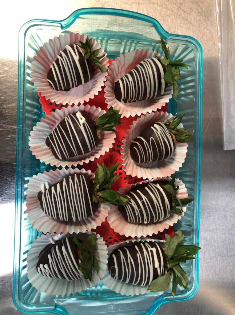 fresh made custom order chocolate covered strawberries